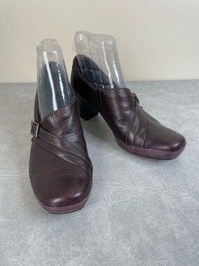 Clarks “Artisan” Purply Brown Leather Pumps with Chunky Heel
